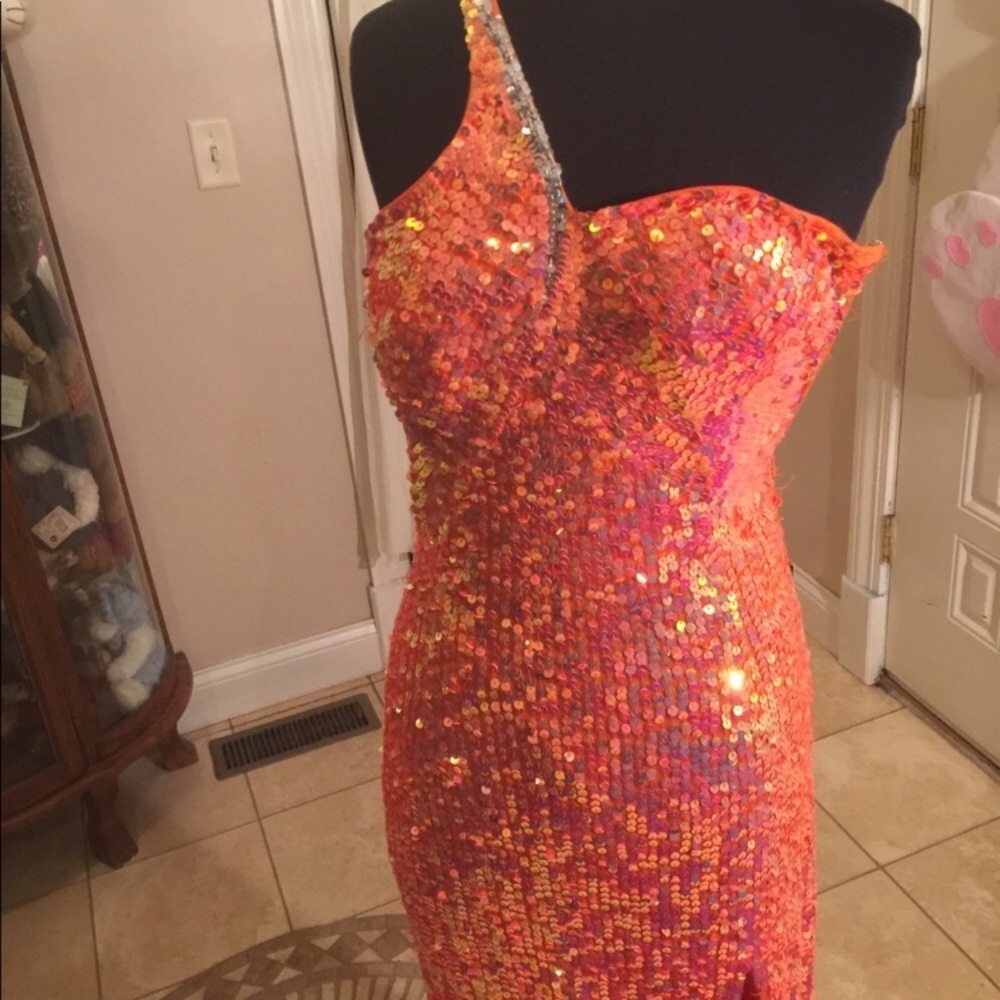 Primavera size 6 prom dress! Worn once!